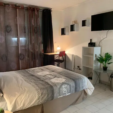 Parking Dhuoda Apartmán Nîmes
